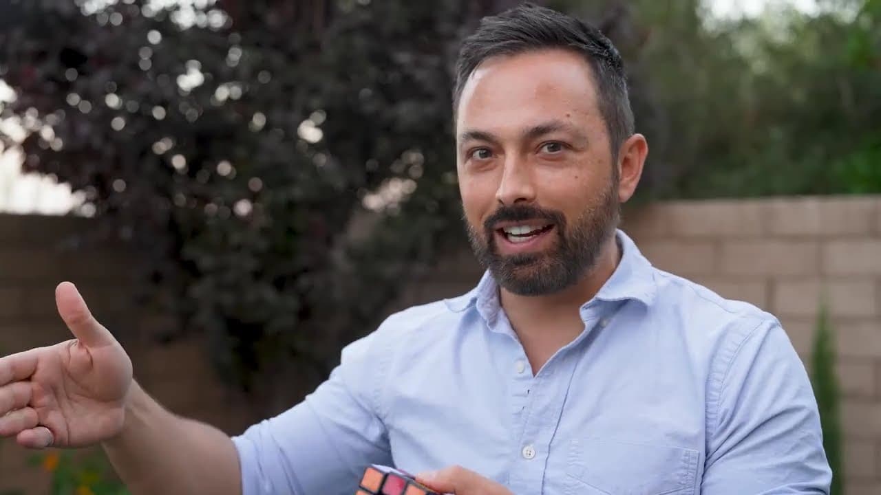 How entropy drives cosmic processes and enables complex structures